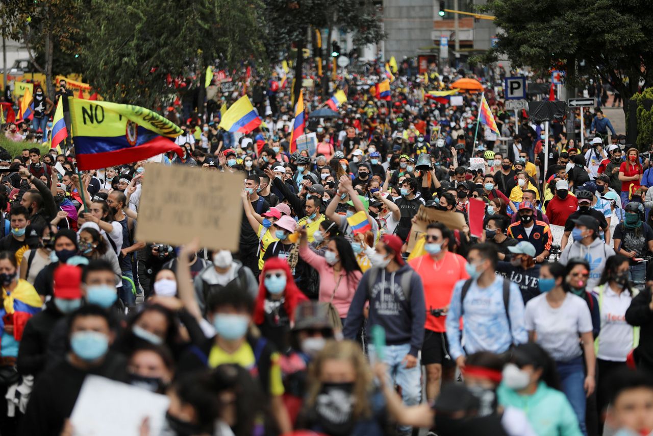 Colombiaanse president zet streep door belastinghervorming na aanhoudende protesten 