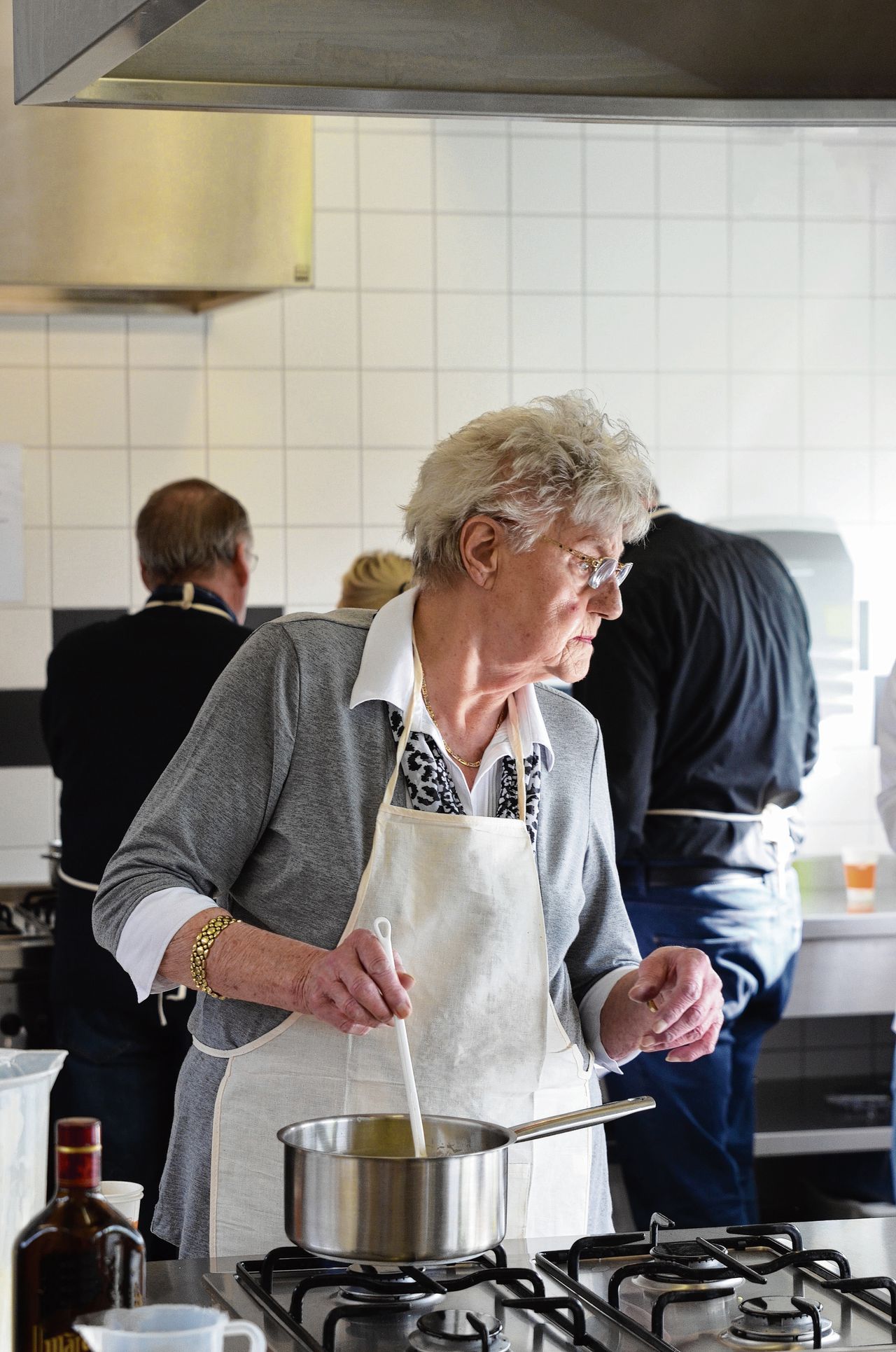 Ouderen koken samen op verschillende plekken in Rotterdam