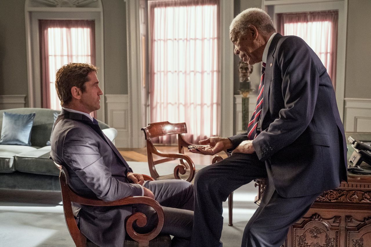 Mike Banning (Gerard Butler, links) in een onderonsje met zijn president, Allan Trumbull (Morgan Freeman) in ‘Angel Has Fallen’.