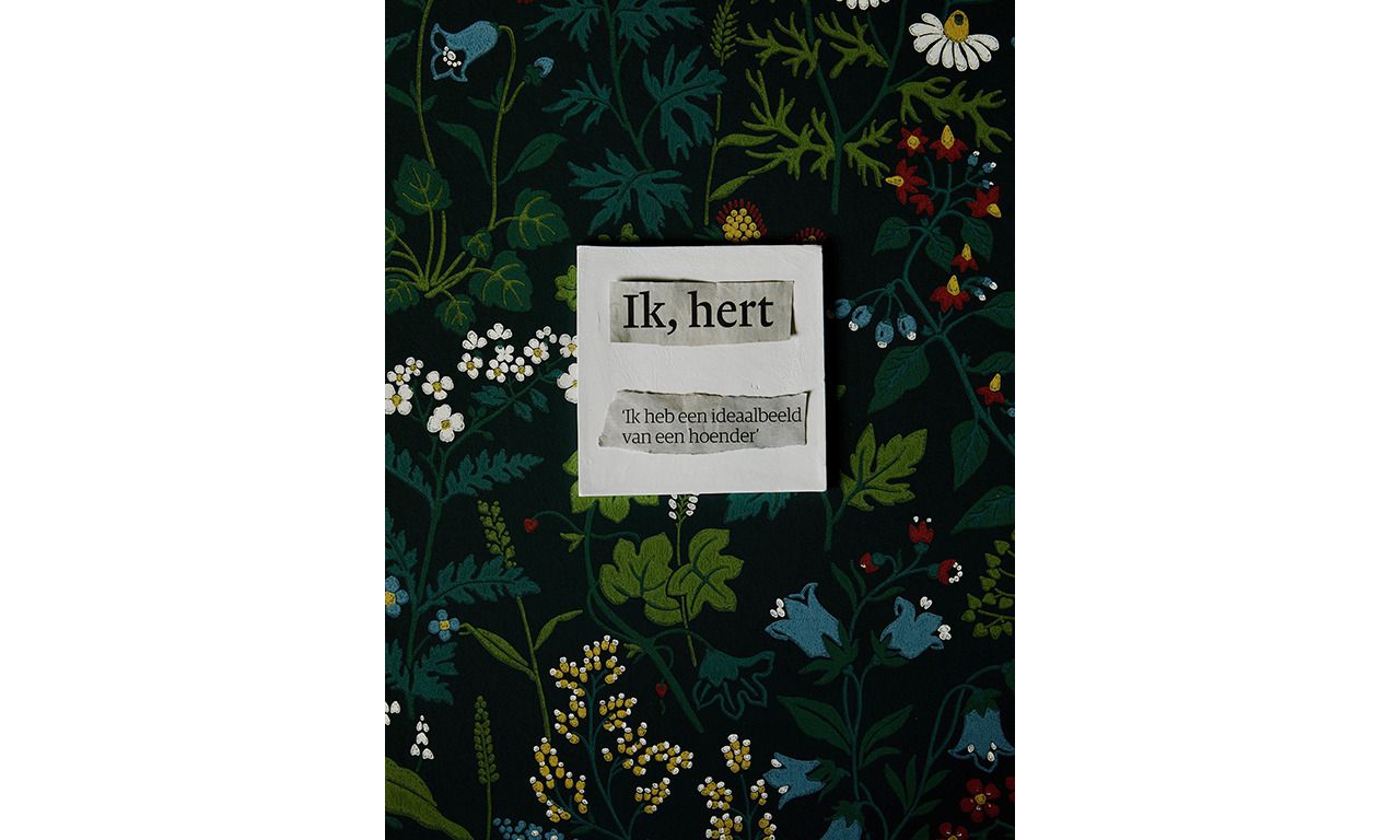 Reineke Groters (1958): ‘Ik, hert’, 2020 (foto op doek, 80×68 cm)