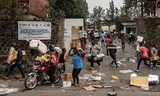 Los saqueadores se llevaron objetos de un edificio de la agencia de la ONU para los refugiados, ACNUR, en Goma.
