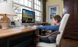 Jonathan (11 jaar, komt niet in dit verhaal voor) speelt Minecraft achter de computer in de speelkamer.