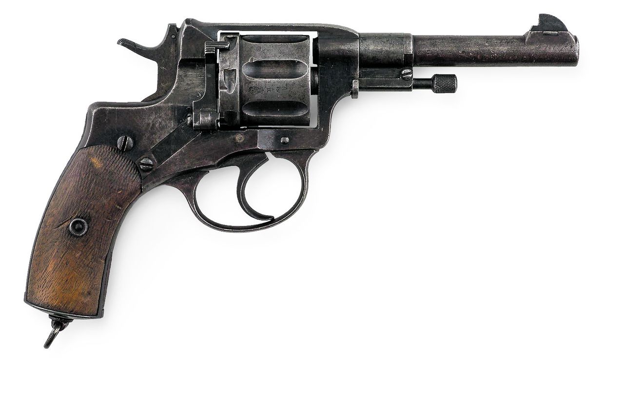 De Nagant M 1895 revolver.