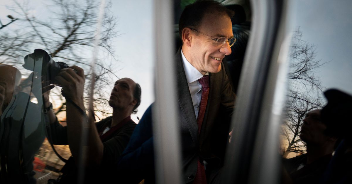 Staatssecretaris Snel stapt op om toeslagenaffaire - NRC