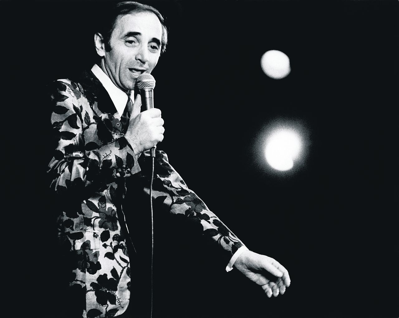Charles Aznavour in het Parijse theater Olympia, 1973