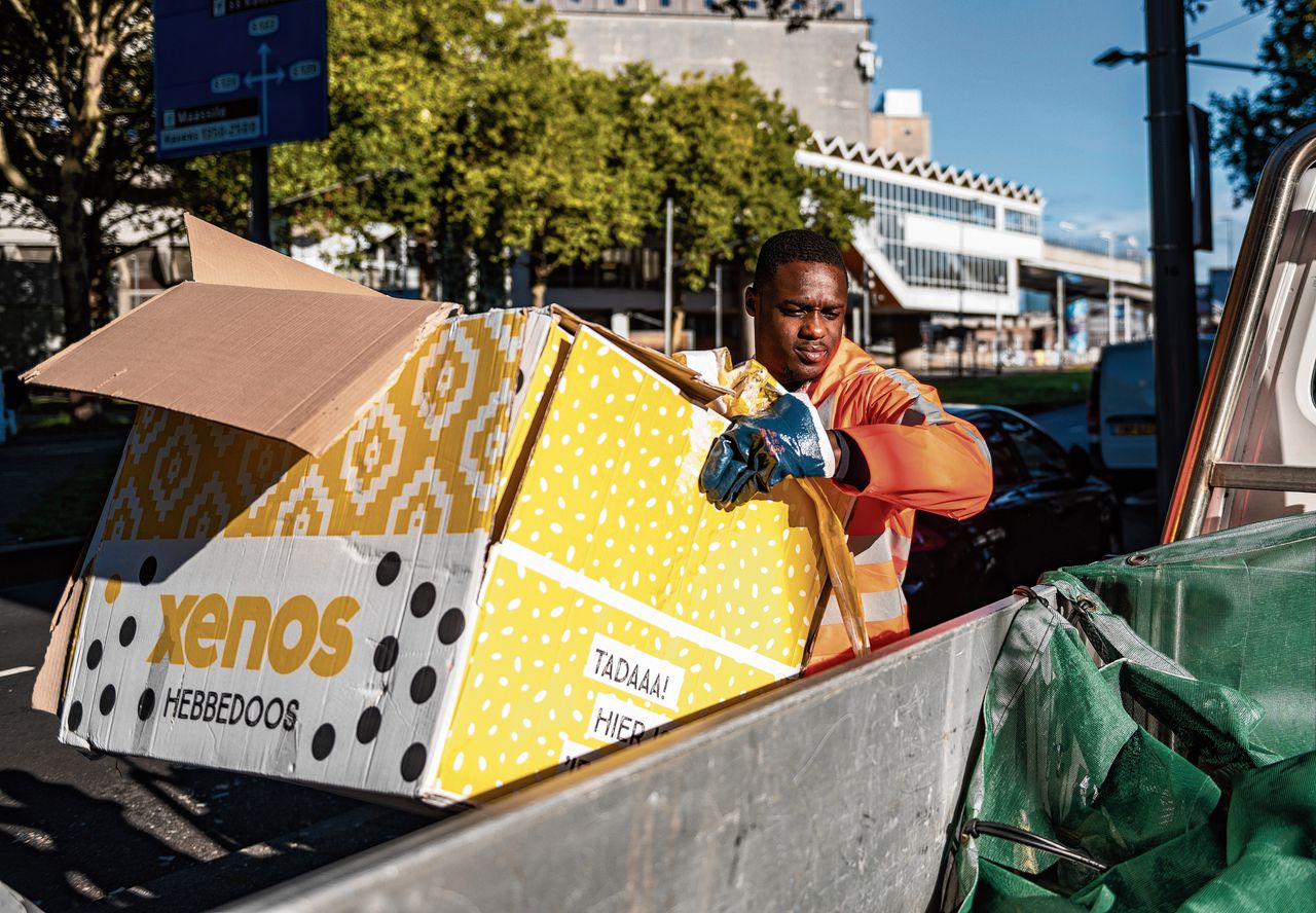Schone Stad (vroeger Roteb) in Rotterdam heeft een nieuw ophaalsysteem. Via een app wordt verkeerd aangeboden of gedumpt afval gemeld en versneld opgeruimd.