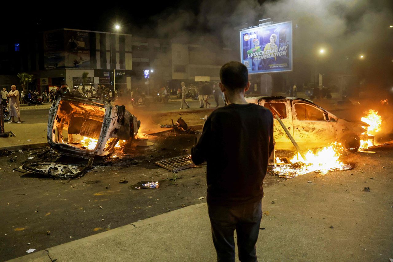 Terwijl nieuwe voetbalstadions verrijzen, demonstreren Marokkaanse jongeren voor beter onderwijs en gezondheidszorg