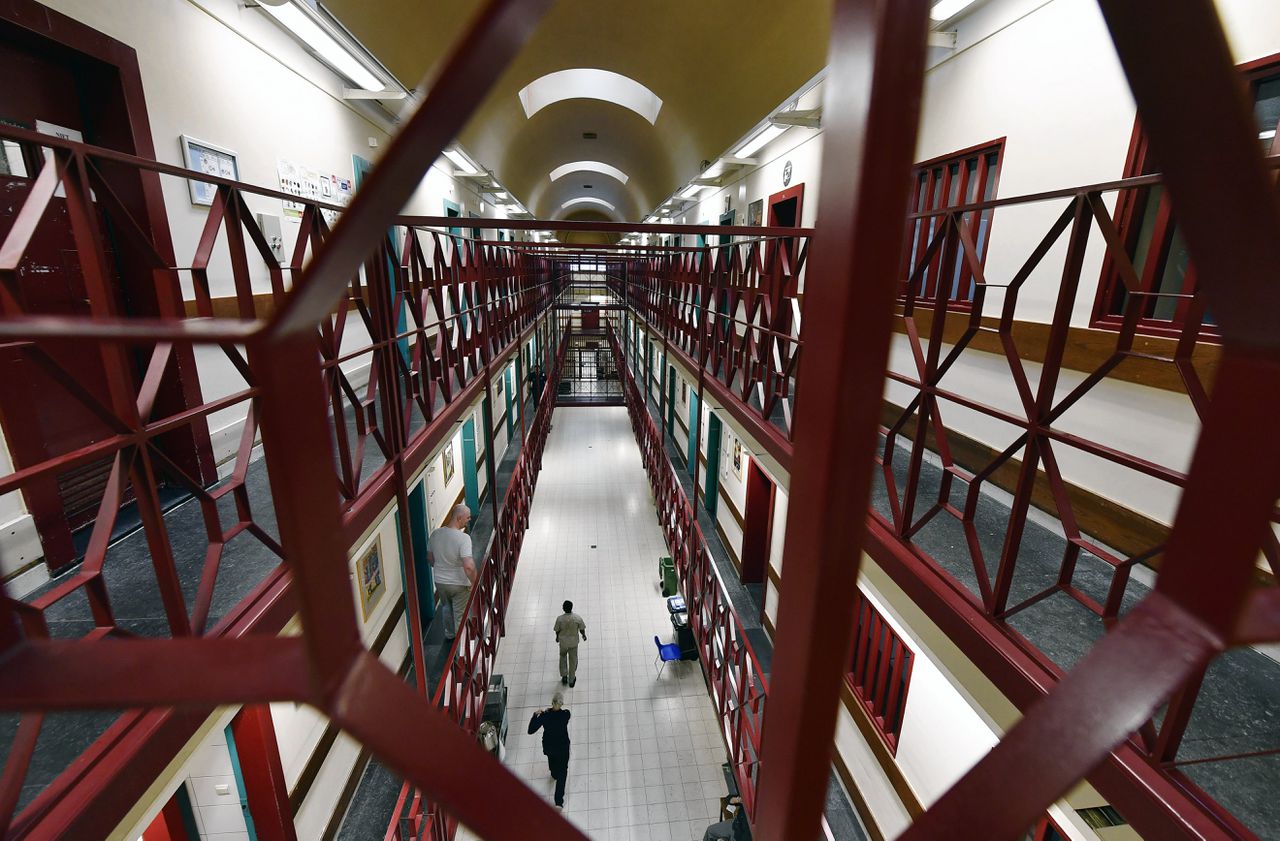 Belgische gevangene in levensgevaar na langdurige marteling door celgenoten 