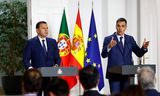 De Spaanse premier Pedro Sánchez (rechts) probeert andere EU-regeringsleiders te overtuigen om Palestina te erkennen, zoals de Portugese premier Luís Montenegro.