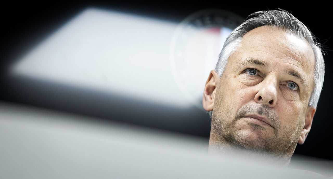 Onrust bij Feyenoord rond herbenoeming van voorzitter Toon van Bodegom NRC