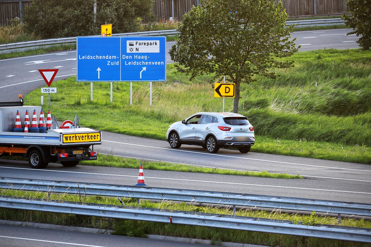 De politie kon de Renault met twee verdachten van de aanslag volgen via camera’s met nummerbordherkenning.