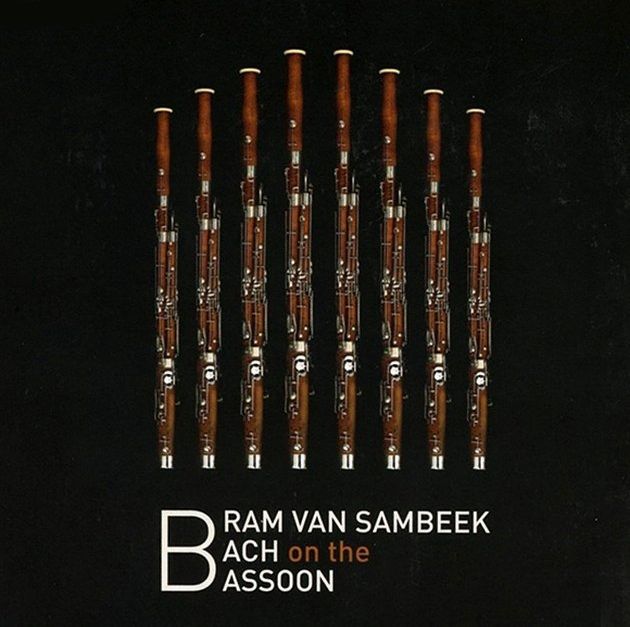 Fagotfluisteraar Van Sambeek speelt Bach op acht fagotten: buitenissig en orgineel - NRC