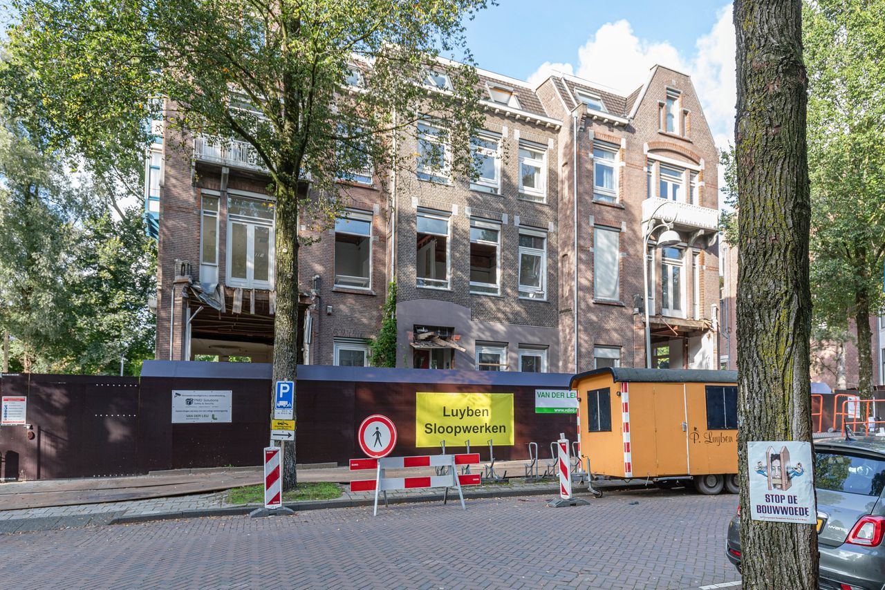 Stadsvilla’s in de Van Eeghenstraat aan het Vondelpark worden gesloopt.