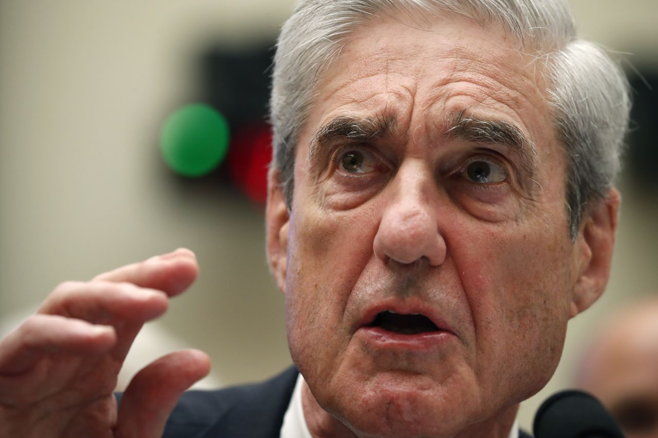 Mueller: Roger Stone „blijft veroordeelde misdadiger” 