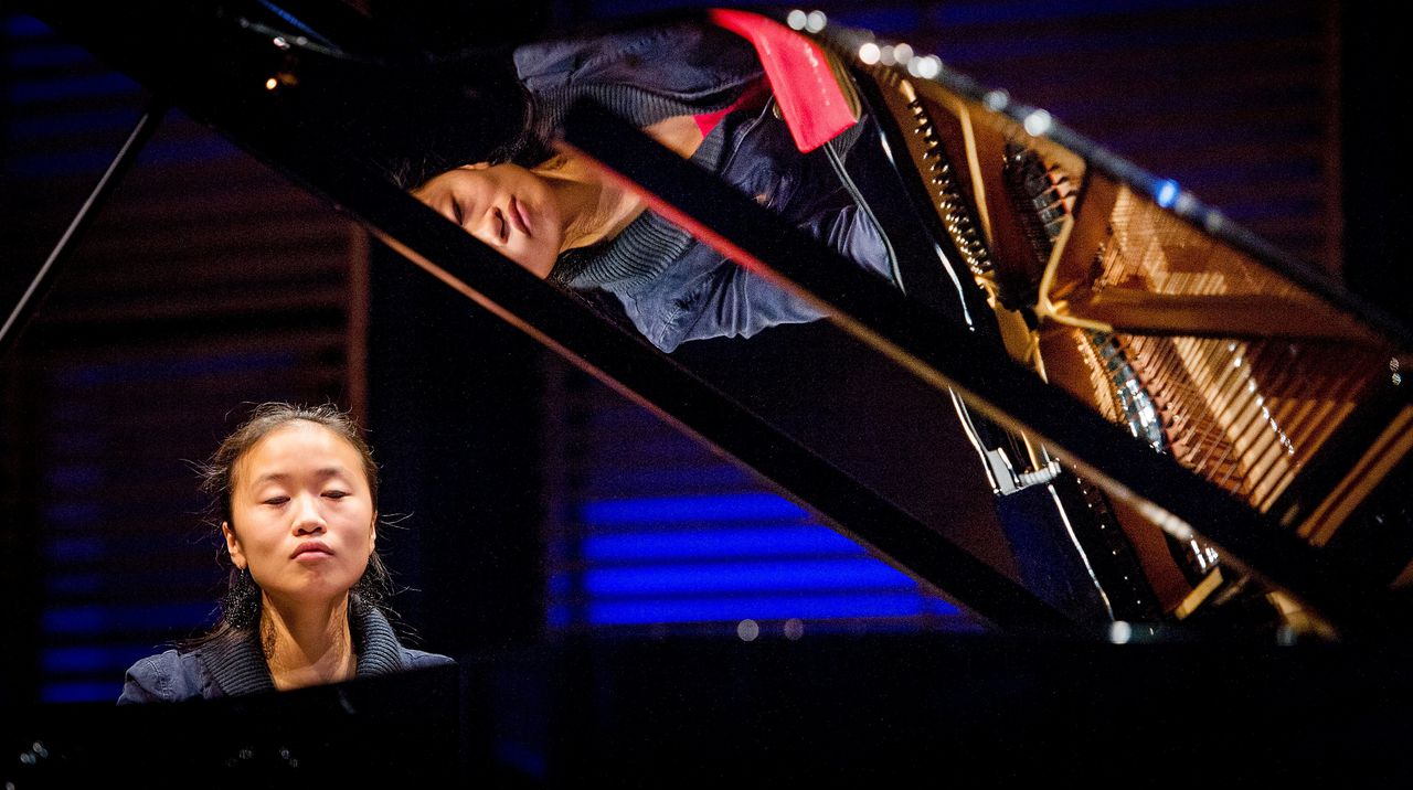Yang Yang Cai tijdens de repetities voor de finale van de Young Pianist Competition.