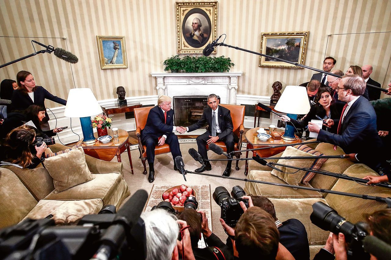 Barack Obama en Donald Trump kwamen op donderdag 10 november 2016 samen om een gesprek te voeren over de overdracht van de macht. Donald Trump wordt op vrijdag 20 januari geïnaugureerd.