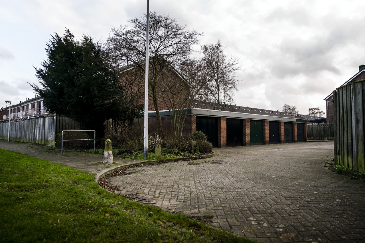Een garagebox in Eindhoven waar de terrorismeverdachten vaak samenkwamen.