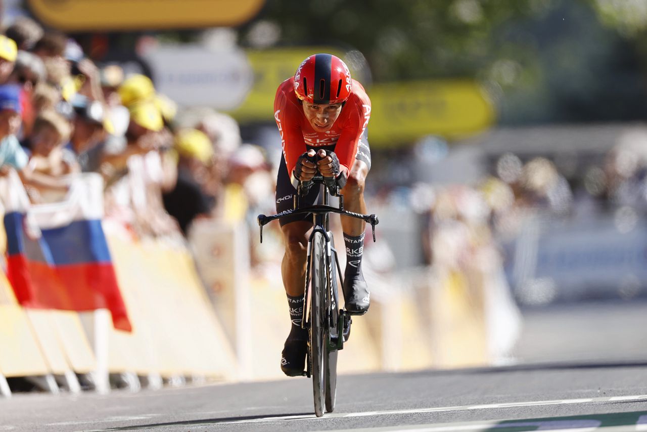 De Colombiaanse wielrenner Nairo Quintana tijdens de tijdrit op de voorlaatste dag van de Tour de France 2022.