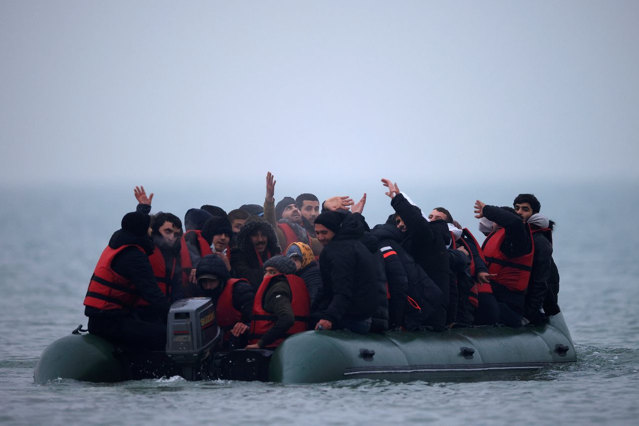 Zeker 27 migranten omgekomen in Kanaal bij Calais NRC