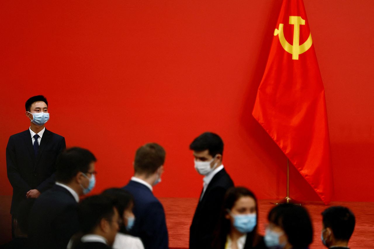 'Chinese partijtop wil meer partijcontrole én meer economische ontwikkeling, dat is tegenstrijdig' 