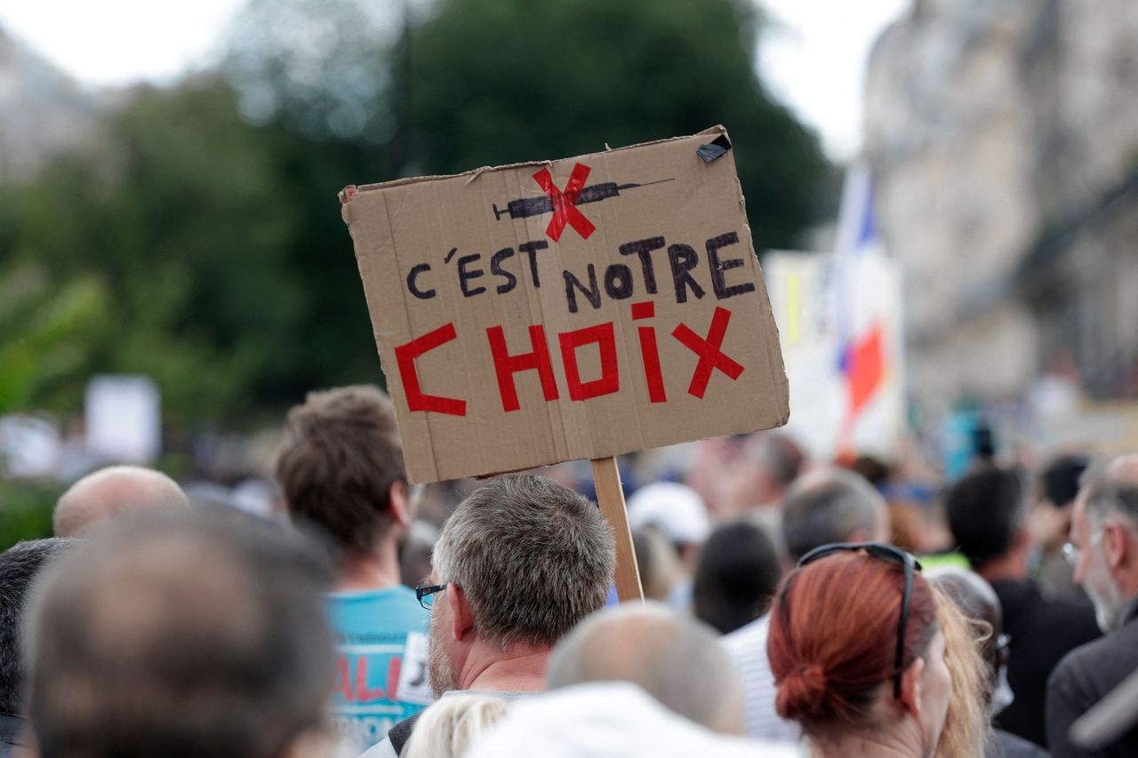 Demonstratie afgelopen week in Parijs tegen verplichte Covid-19 vaccinatie in Frankrijk.