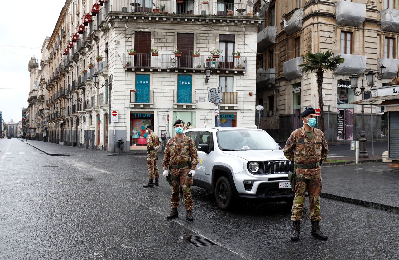 Italiaanse militairen in Catania.