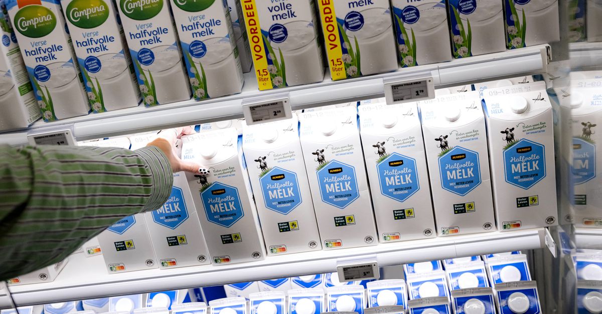 Kabinet wil nu ook statiegeld op melk- en sapflessen, ‘frustratie’ bij de automaat moet voorkomen worden