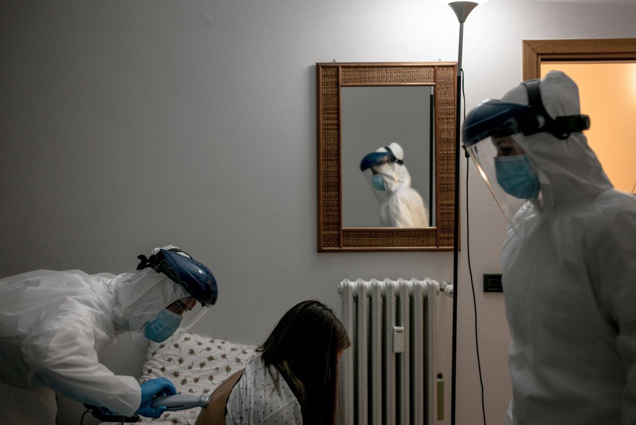 Veel Italiaanse artsen kampen met coronatrauma: ‘De pandemie heeft de koers van mijn leven veranderd’ 