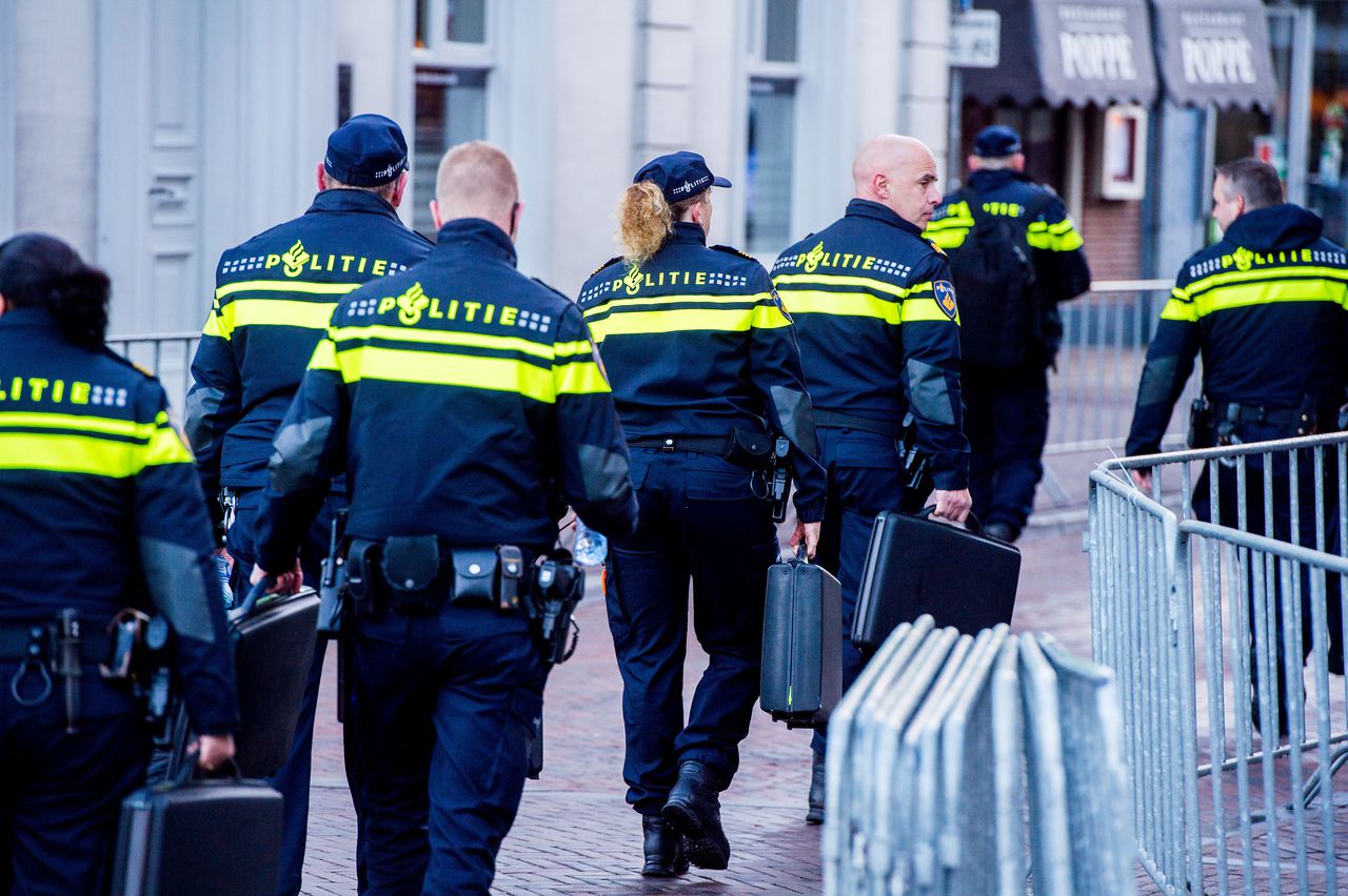 Deel station Zwolle dicht, twee arrestaties 