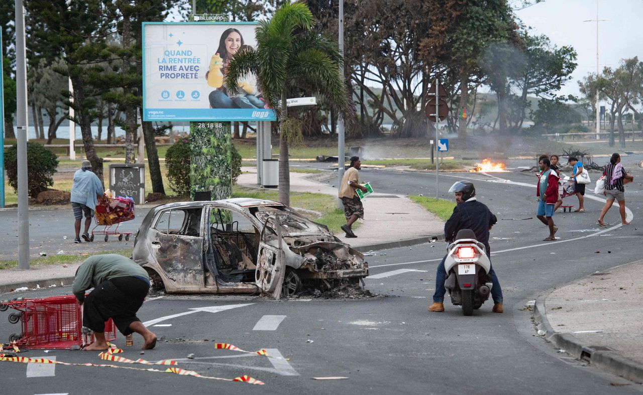 130 arrestaties en twee doden na protestacties tegen grondwetswijziging Nieuw-Caledonië 