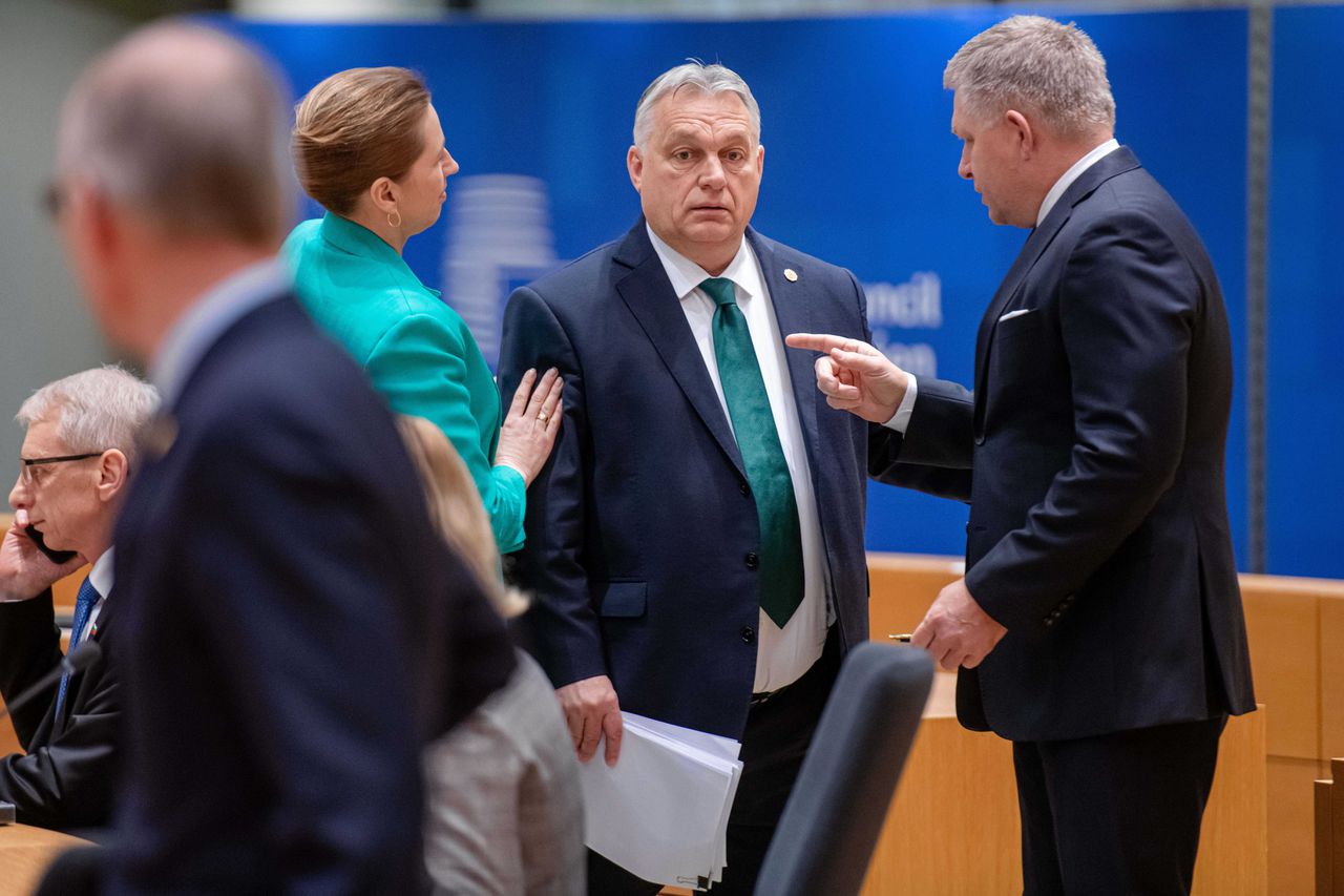 Hoe ronkend zijn taal ook is, uiteindelijk zwicht Orbán - vooralsnog - altijd 
