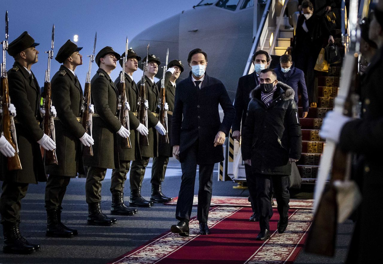 Gevoelig Nederlands bezoek aan Kiev staat in teken van verharding richting Rusland 