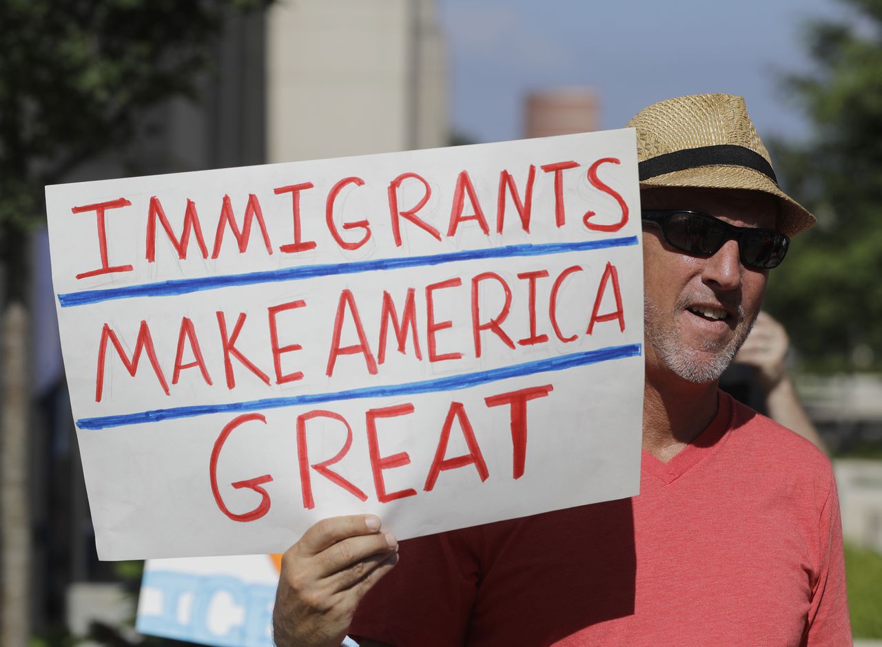 Protesten in honderden Amerikaanse plaatsen tegen Trumps immigratiebeleid 