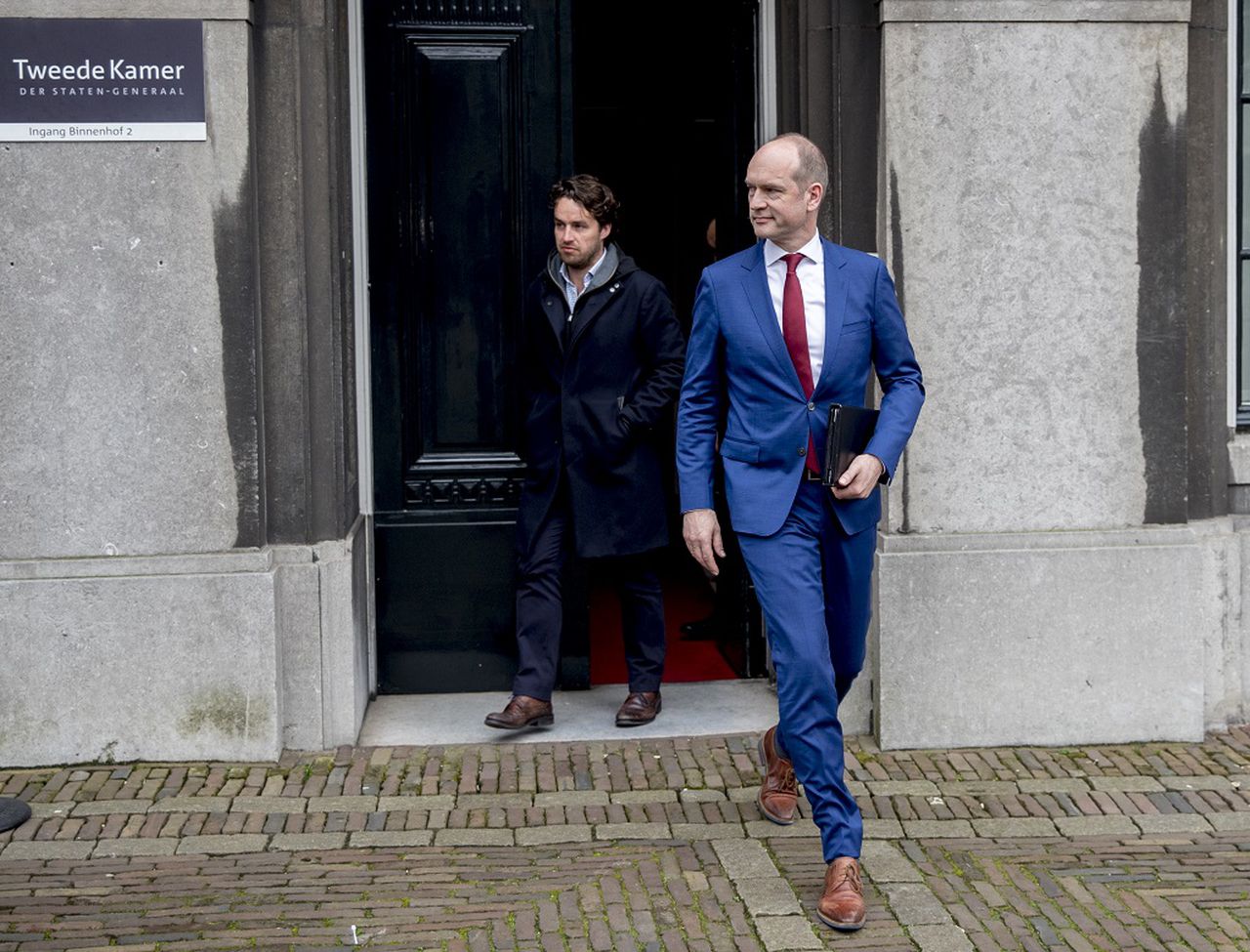 Hoe moet het nu verder met de formatie? 