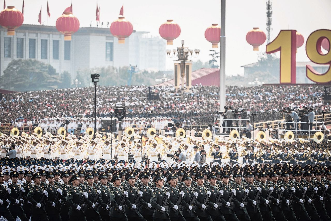Meerdere legereenheden, waaronder ook troepen van de Strategic Support Forces, marcheerden dinsdag over het Plein van de Hemelse Vrede ter gelegenheid van het zeventigjarig bestaan van de Volksrepubliek China.