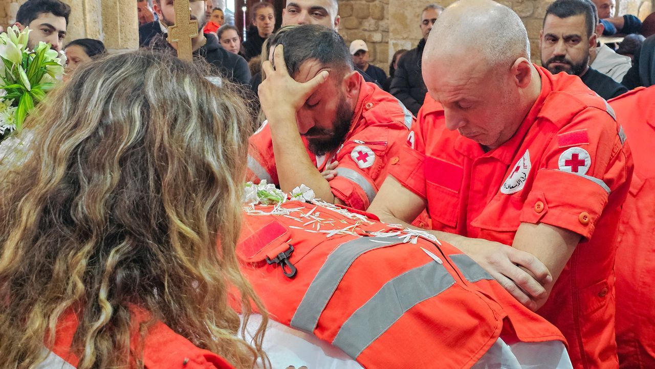 En weer bombardeert Israël zorgverleners: het draaiboek van Gaza wordt nu ook in Libanon gevolgd