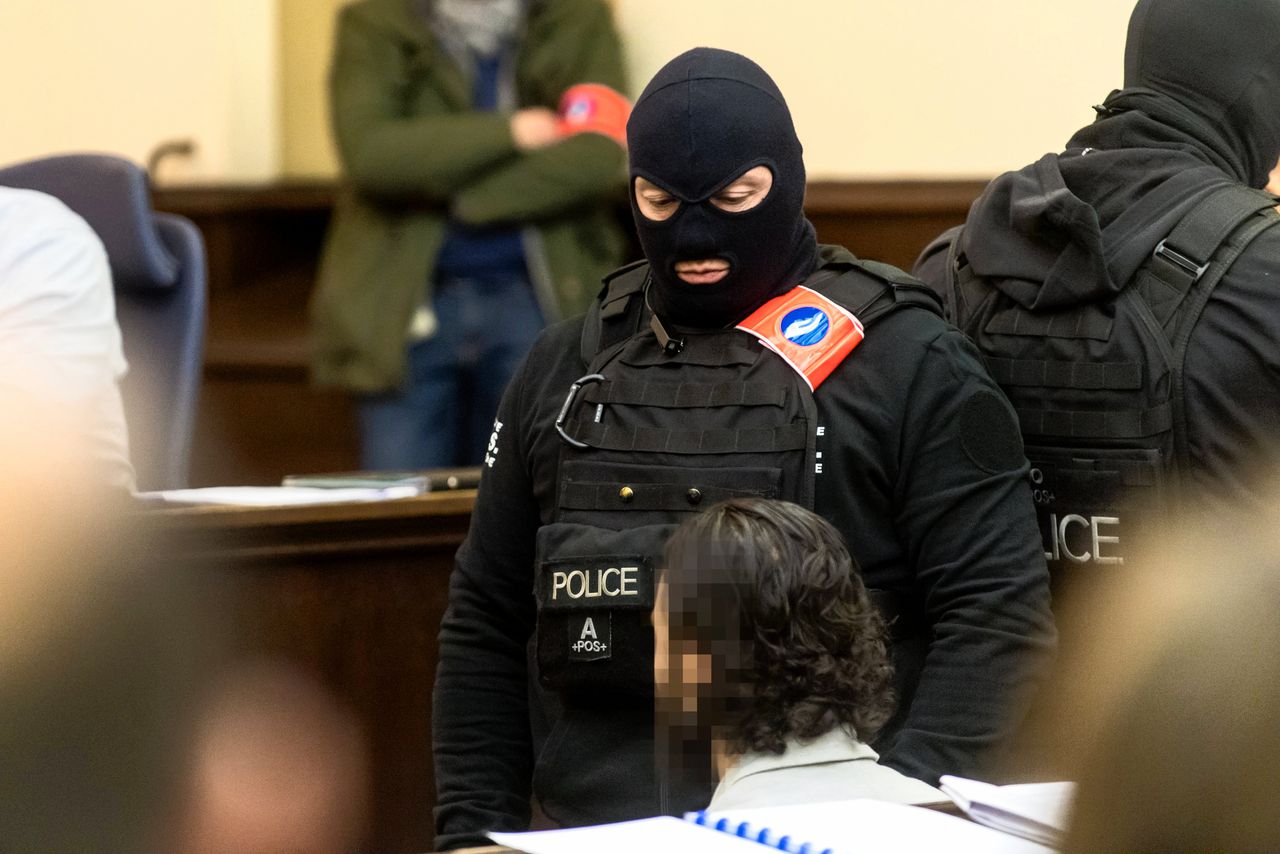 Abdeslam, verdachte ‘Parijs’, beroept zich op zwijgrecht 