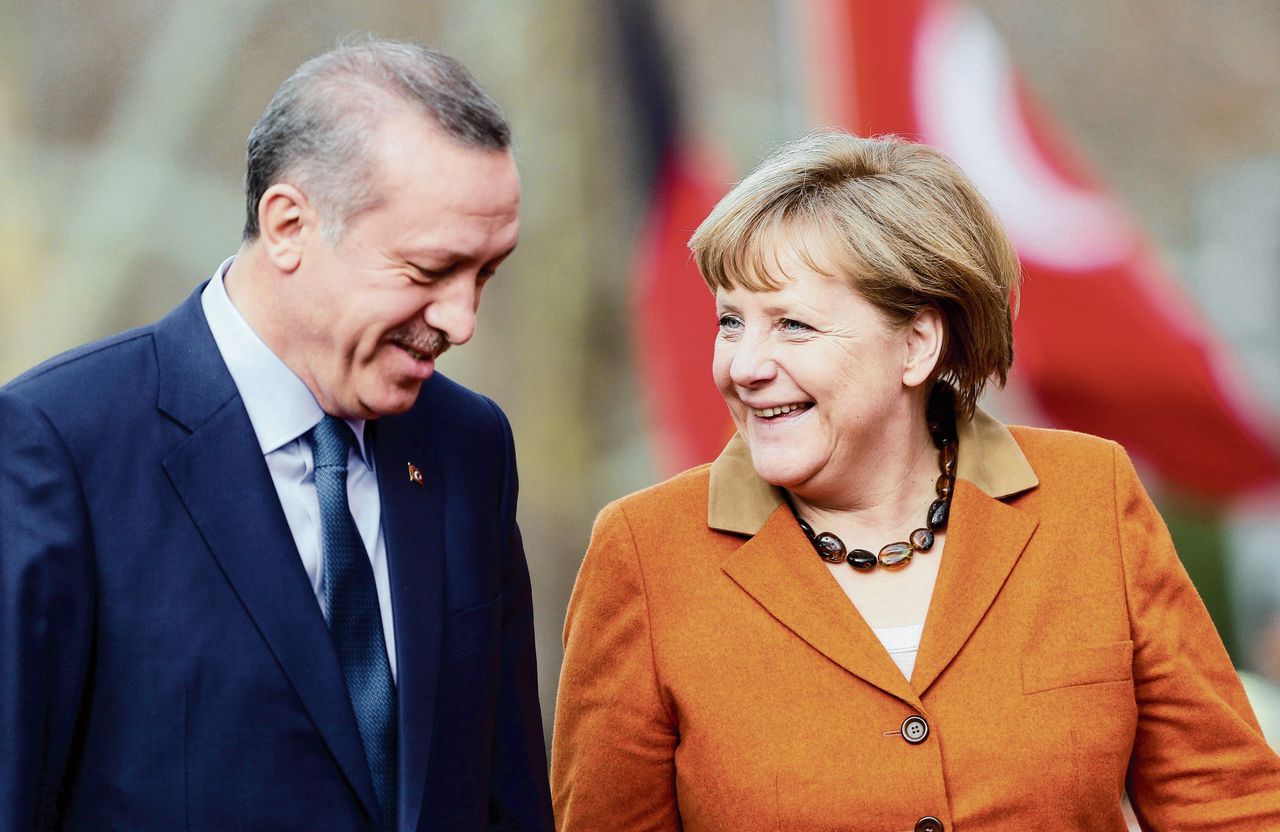 Merkel in Ankara bij EU-onderhandelingen met Turkije.