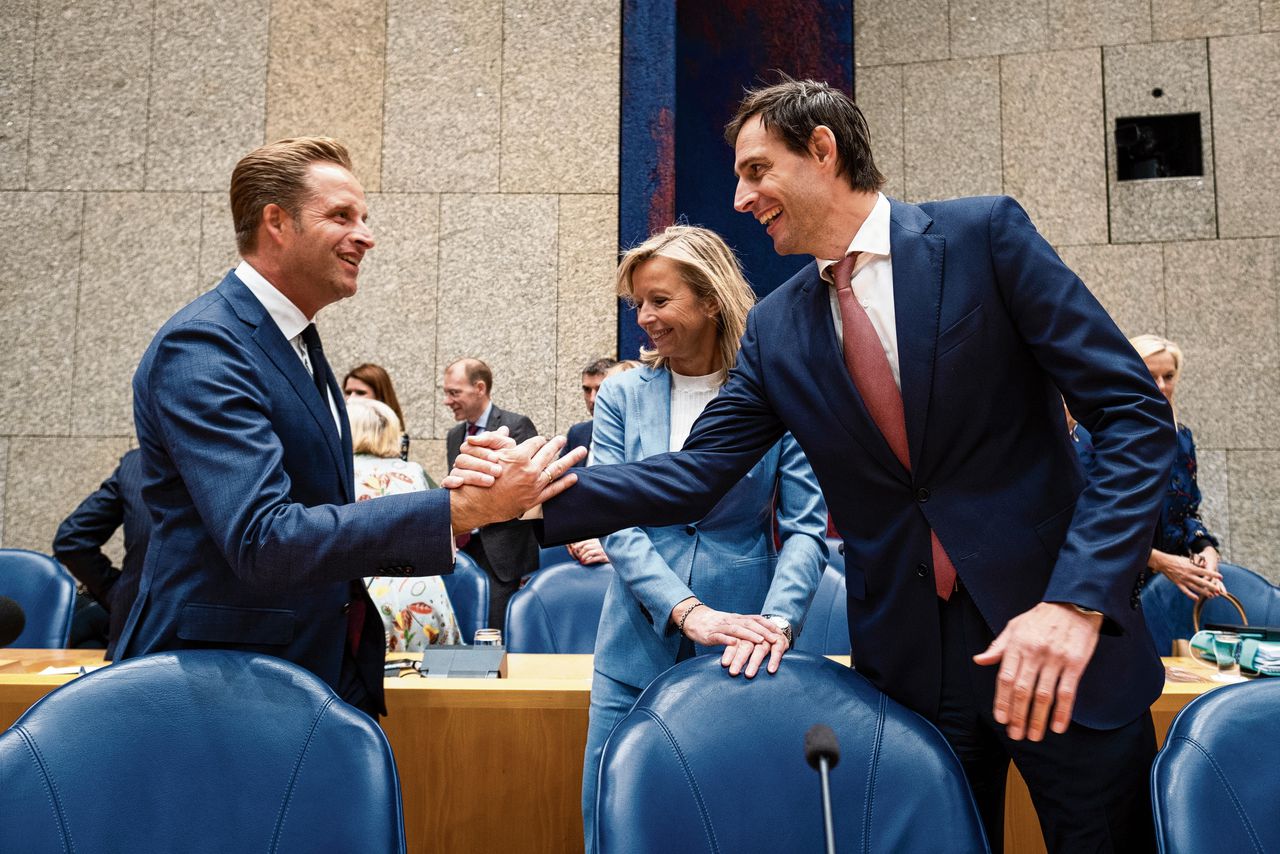 Ministers Hugo de Jonge (links) en Wopke Hoekstra lijken de belangrijkste kandidaten als politiek leider van het CDA.