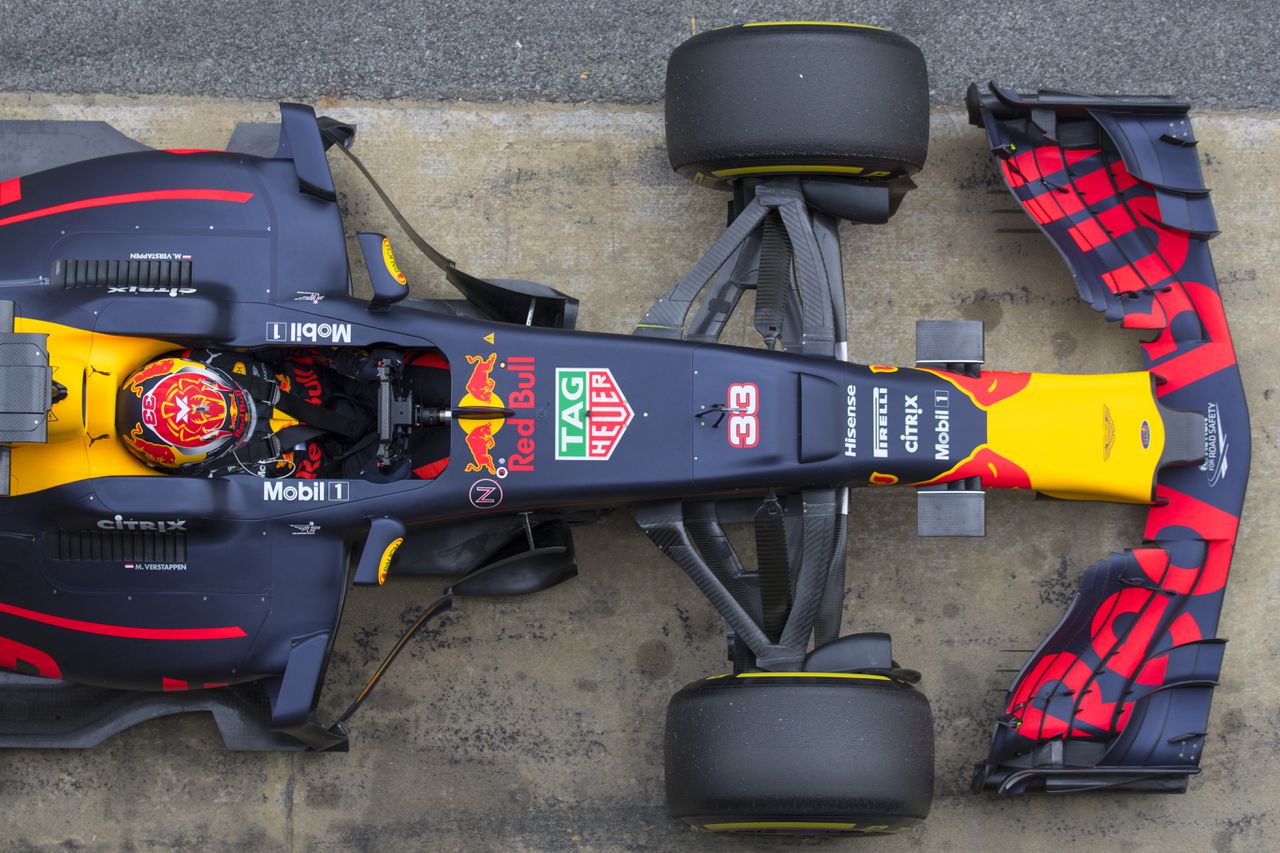 Max Verstappen in de RB13, de bolide van Red Bull volgens de nieuwe regels voor 2017.