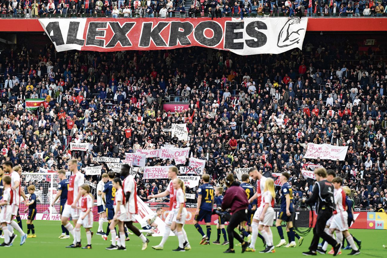 Ajax-leden maken zich op voor confrontatie Alex Kroes en raad van commissarissen 