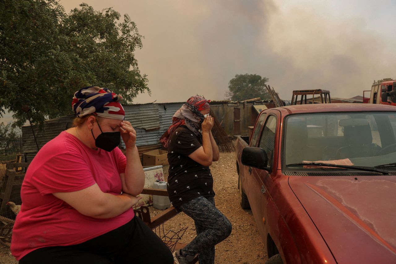 Grieken wijzen naar migranten als aanstichters van bosbranden – zonder bewijs 