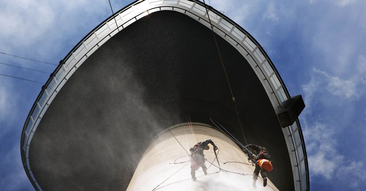 Hogere opkomst Rotterdam? Dan gaat Carola Schouten abseilen van de Euromast