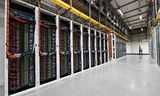 Servers in het datacentrum van Microsoft in Middenmeer. Het complex heeft 375 medewerkers, voor het merendeel Nederlands.