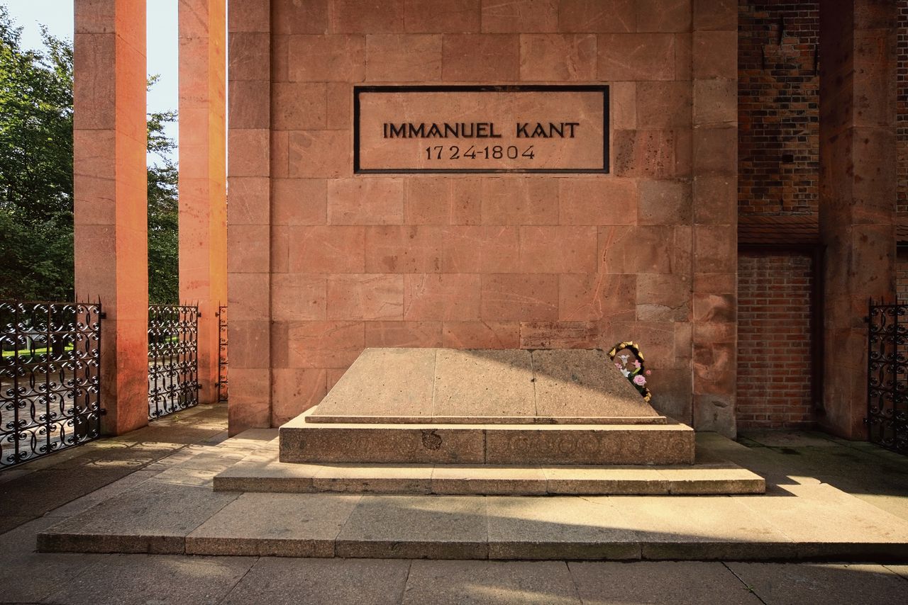 De graftombe van Kant in Kaliningrad (voorheen Koningsbergen).