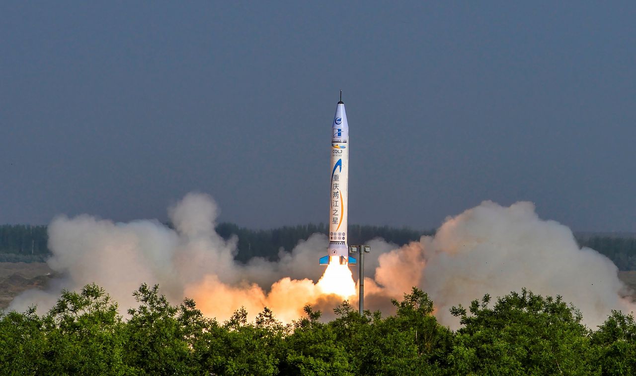 De lancering van de Chongqing Liangjiang Star, de eerste raket van een commercieel bedrijf in China.