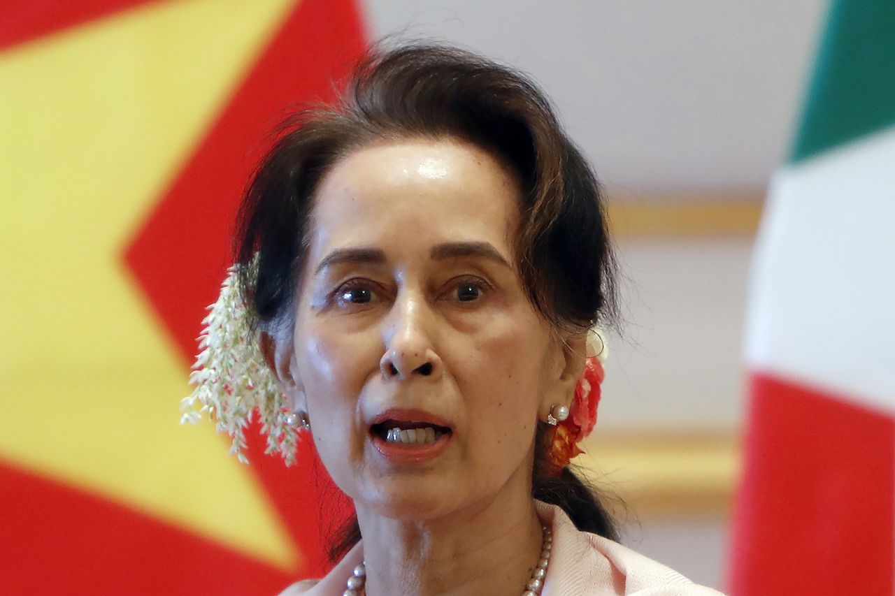 Aung San Suu Kyi tijdens een persconferentie in 2019.