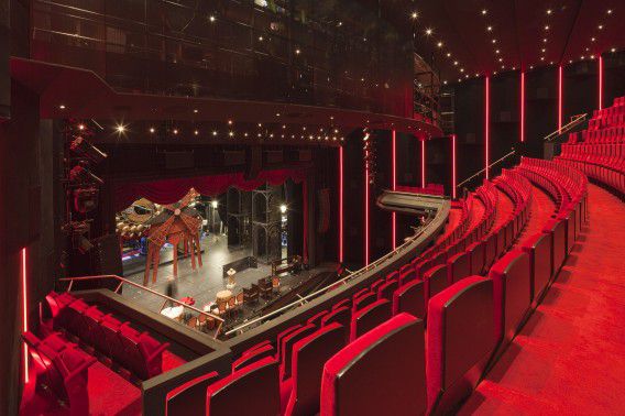 Amsterdam, 22-11-2010. In- en exterieurs van het nieuwe De La Mar Theater. De grote zaal. Foto Leo van Velzen NrcHb.