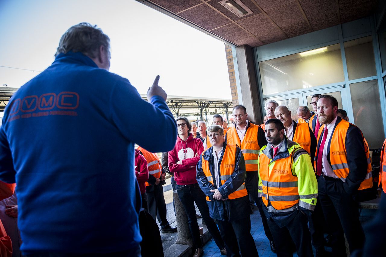 Akkoord streekvervoer: loonsverhoging en duizend vaste banen 