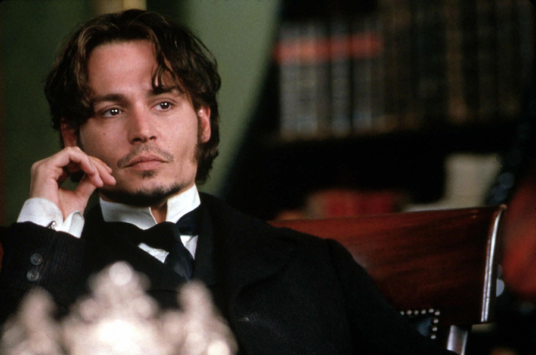 Johnny depp from hell. Джонни депп из ада. Фред эбберлайн джонни депп. Джонни депп в фильме из ада. Фильм джонни депп 2001.